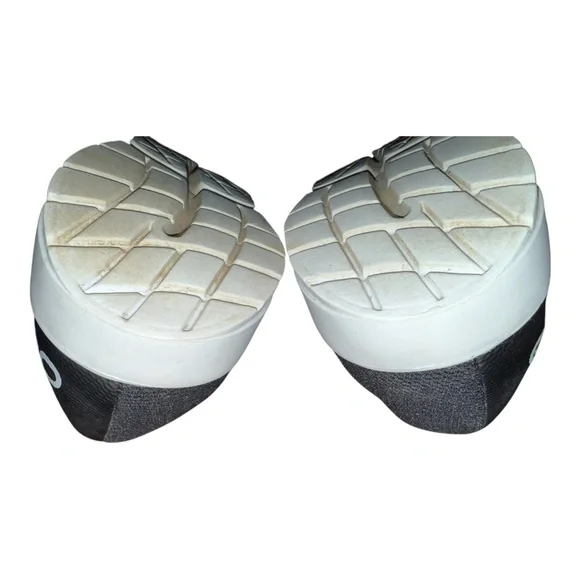 Oofos Black Sneakers 42 womens 11 - Picture 4 of 4